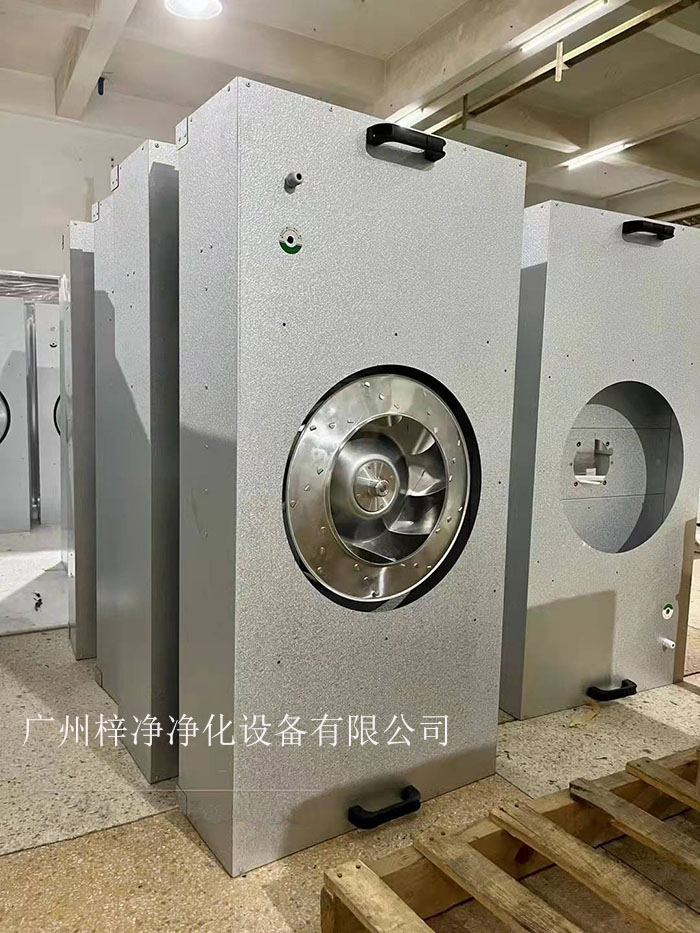 群控FFU是把幾十,幾百乃至上千臺FFU通過FFU監控主機將其連接起來并進行監控。