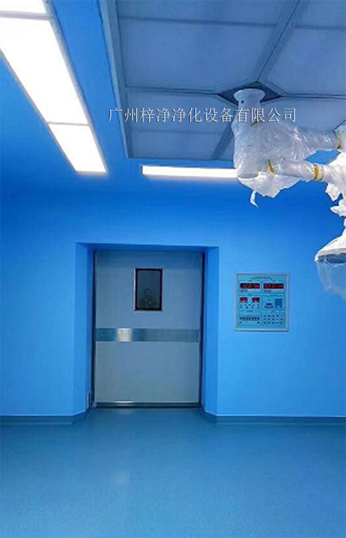 千級層流送風天花板通過氣流補償技術(shù)，使送風量滿足手術(shù)室內(nèi)的需求